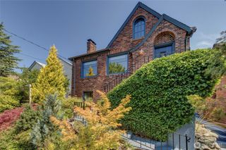 2714 10th Avenue W, Seattle, WA 98119
