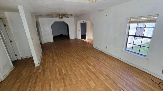 1509 N Avenue S, Freeport, TX 77541