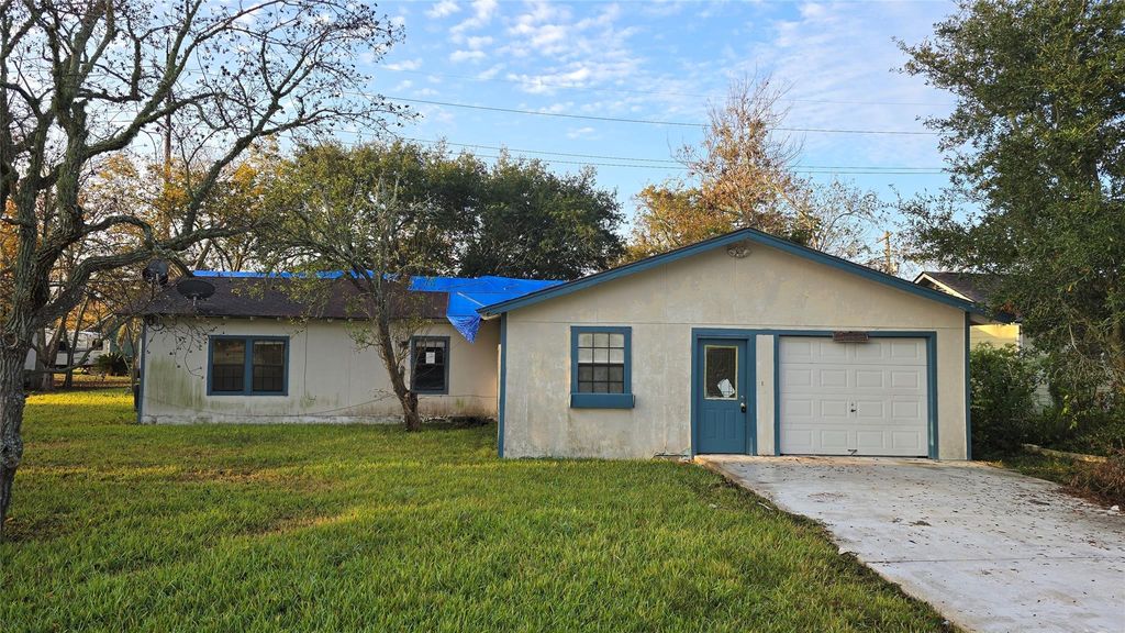 1509 N Avenue S, Freeport, TX 77541