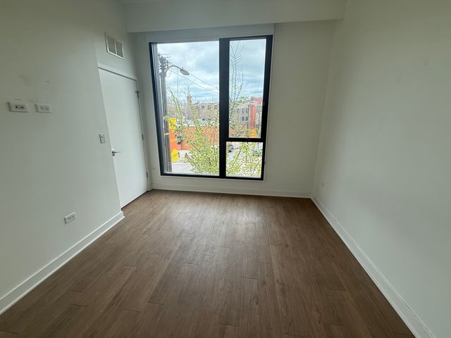 3462 N Lincoln Avenue 404, Chicago, IL 60657