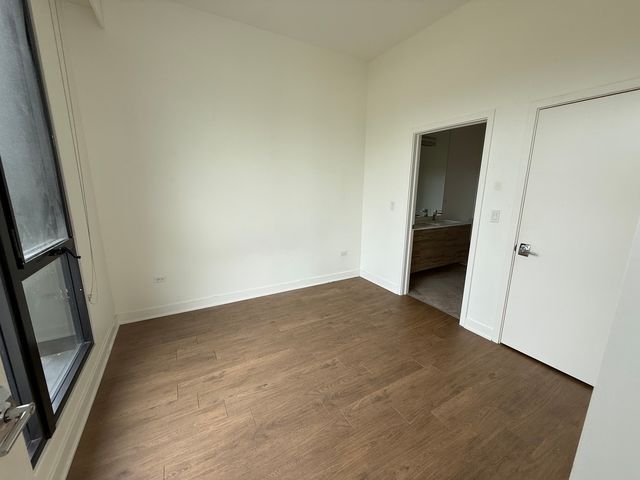 3462 N Lincoln Avenue 404, Chicago, IL 60657