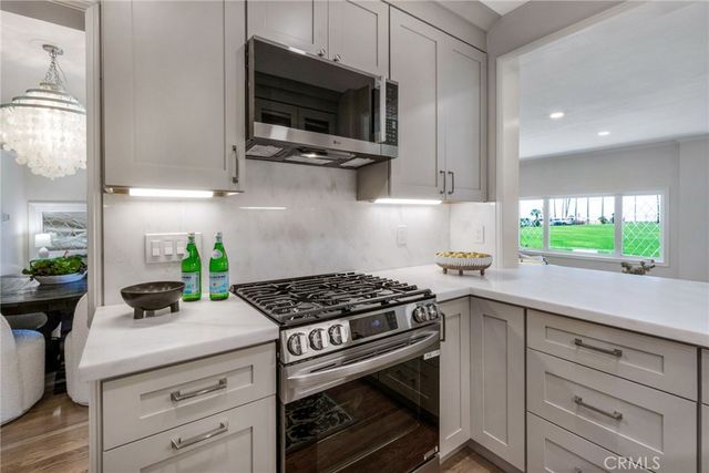 920 E Oceanfront, Newport Beach, CA 92661