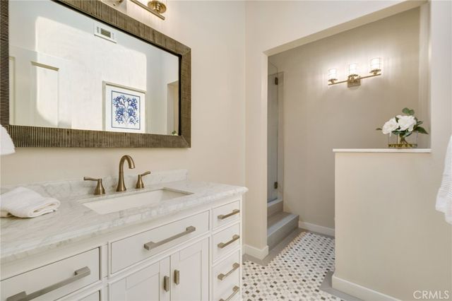 920 E Oceanfront, Newport Beach, CA 92661