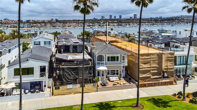 920 E Oceanfront, Newport Beach, CA 92661