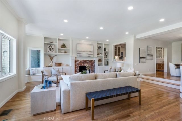 920 E Oceanfront, Newport Beach, CA 92661