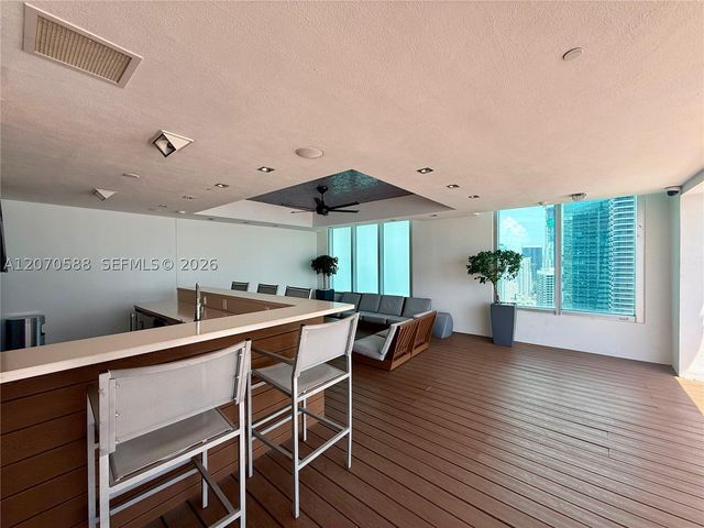 55 SE 6th St 2404, Miami, FL 33131