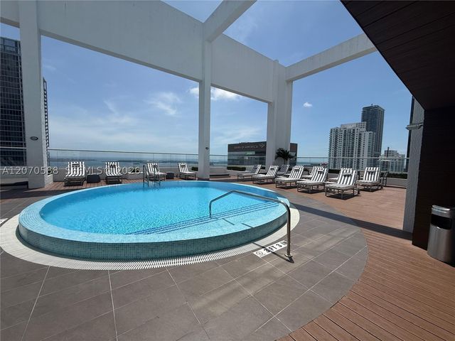 55 SE 6th St 2404, Miami, FL 33131