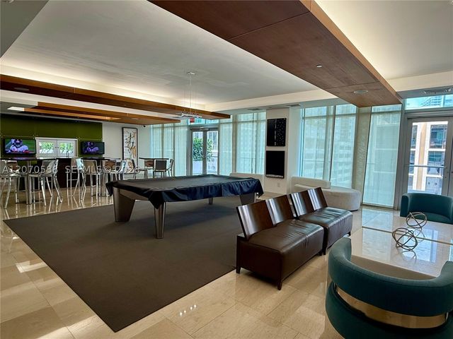 55 SE 6th St 2404, Miami, FL 33131