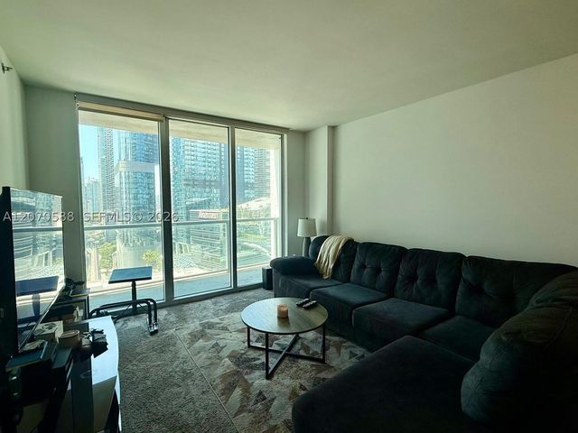 55 SE 6th St 2404, Miami, FL 33131