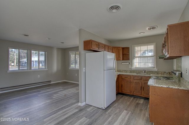 11 Mohican Lane B, Whiting, NJ 08759