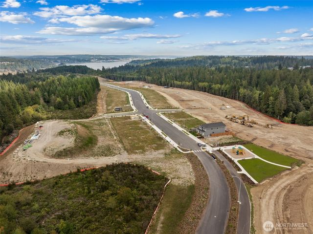 3920 McCormick Village Drive #24, Bremerton, WA 98312