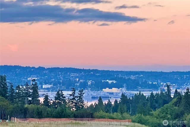 3920 McCormick Village Drive #24, Bremerton, WA 98312