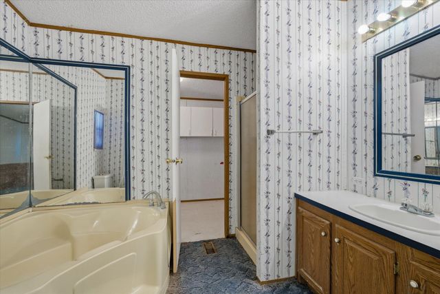 220 N Houston Street, Edgewood, TX 75117