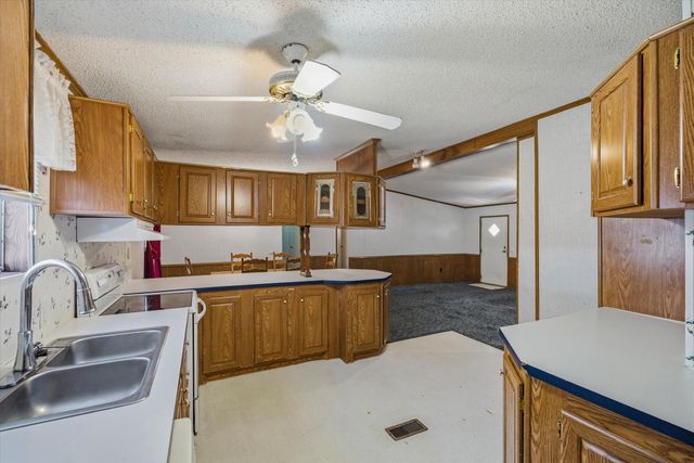 220 N Houston Street, Edgewood, TX 75117