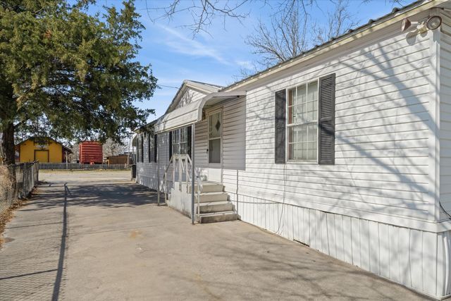 220 N Houston Street, Edgewood, TX 75117