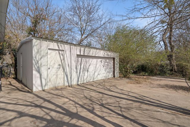 220 N Houston Street, Edgewood, TX 75117