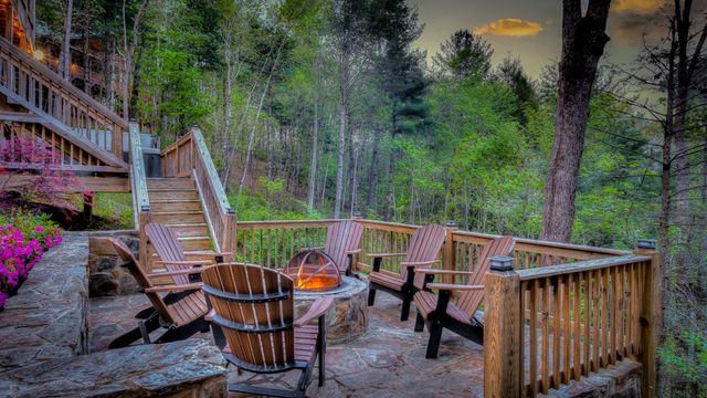 43 Dustin Drive S, Ellijay, GA 30540