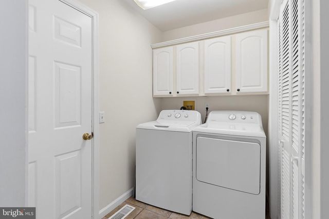 305 JOANNE, Egg Harbor Township, NJ 08234