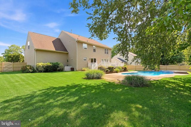 305 JOANNE, Egg Harbor Township, NJ 08234