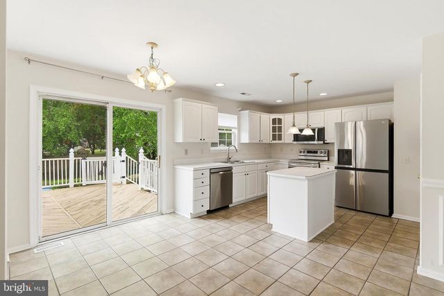305 JOANNE, Egg Harbor Township, NJ 08234