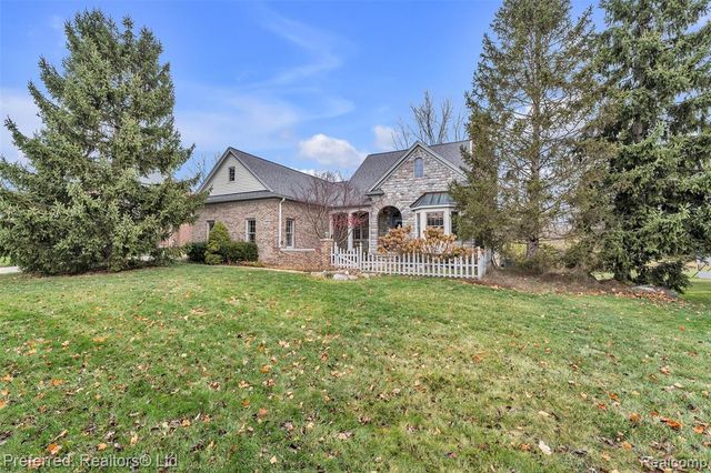 7424 Stonebrook Drive, Canton, MI 48187