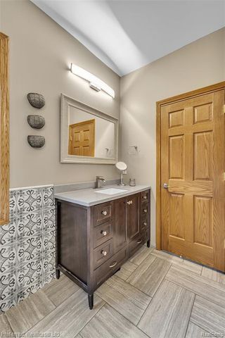 7424 Stonebrook Drive, Canton, MI 48187