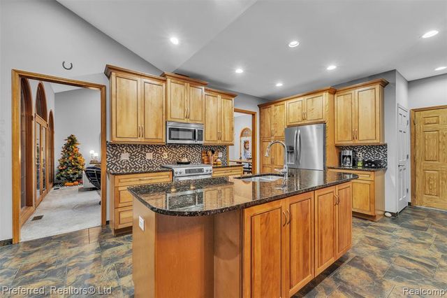 7424 Stonebrook Drive, Canton, MI 48187