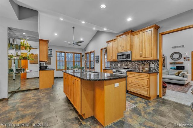 7424 Stonebrook Drive, Canton, MI 48187