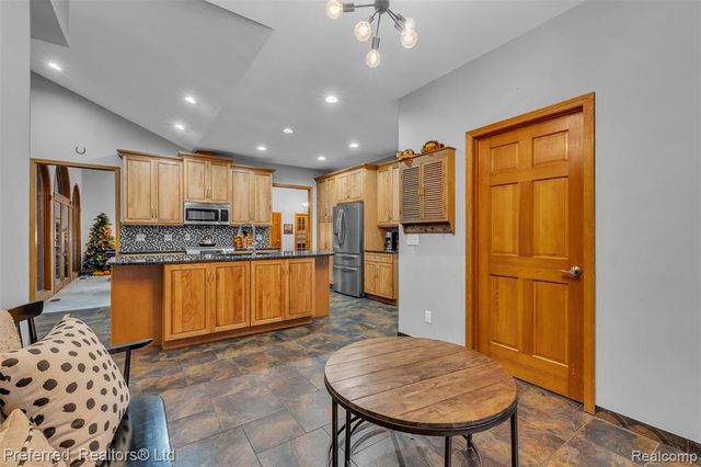 7424 Stonebrook Drive, Canton, MI 48187