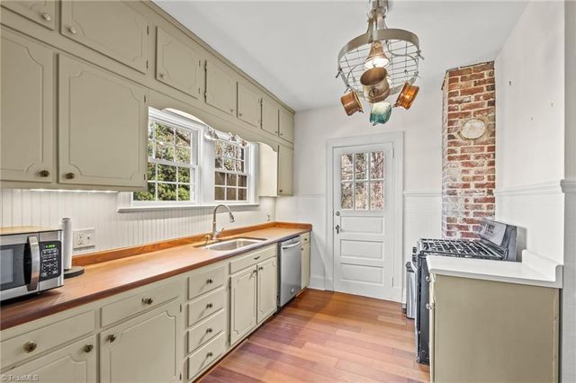 1006 Hamilton Street, High Point, NC 27262