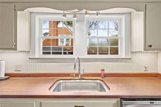 1006 Hamilton Street, High Point, NC 27262