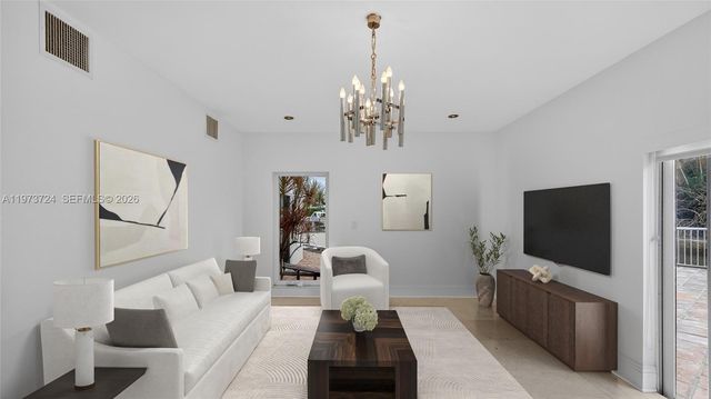 3226 NE 168th St, North Miami Beach, FL 33160