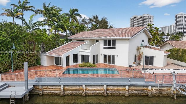 3226 NE 168th St, North Miami Beach, FL 33160