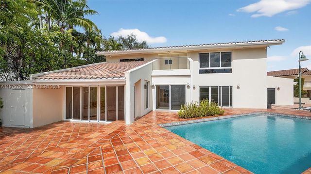3226 NE 168th St, North Miami Beach, FL 33160