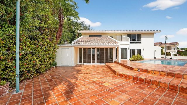 3226 NE 168th St, North Miami Beach, FL 33160