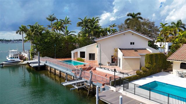 3226 NE 168th St, North Miami Beach, FL 33160