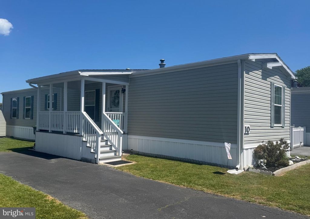 10 LANTERN LN, Rehoboth Beach, DE 19971