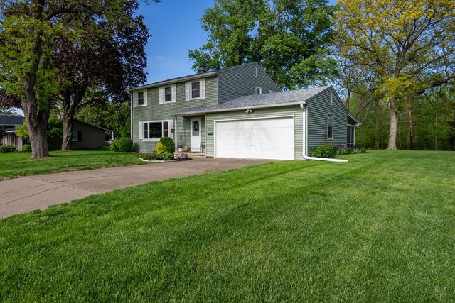 2625 Fairhaven Road, Davenport, IA 52803