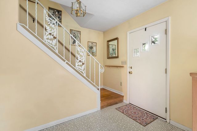 2625 Fairhaven Road, Davenport, IA 52803