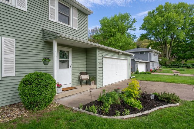 2625 Fairhaven Road, Davenport, IA 52803