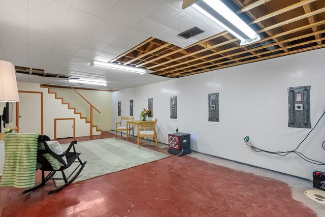 2625 Fairhaven Road, Davenport, IA 52803