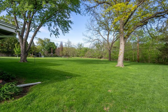 2625 Fairhaven Road, Davenport, IA 52803