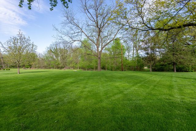 2625 Fairhaven Road, Davenport, IA 52803