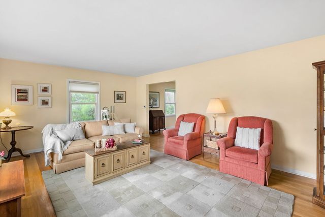 2625 Fairhaven Road, Davenport, IA 52803