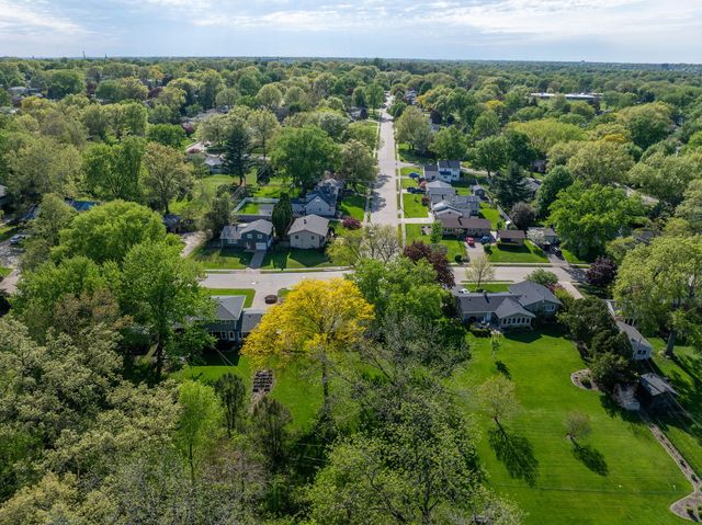 2625 Fairhaven Road, Davenport, IA 52803