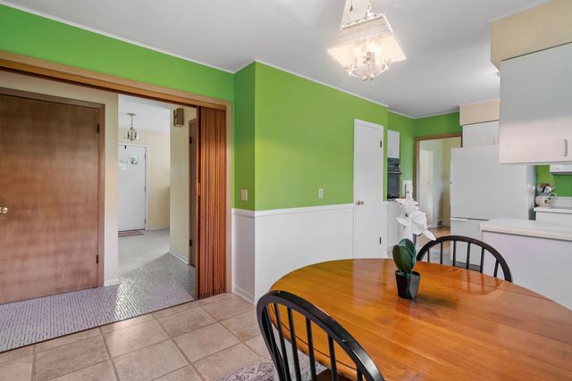 2625 Fairhaven Road, Davenport, IA 52803