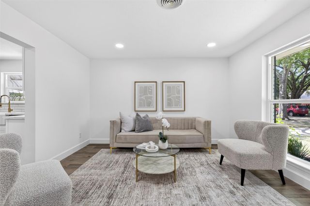 5447 Darnell Street, Houston, TX 77096