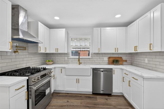 5447 Darnell Street, Houston, TX 77096