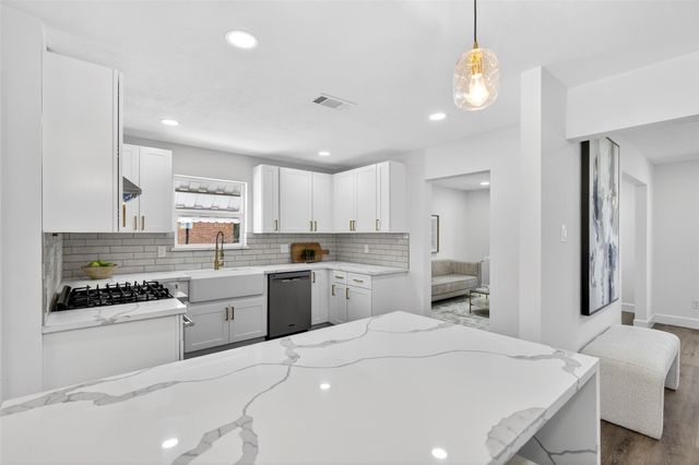 5447 Darnell Street, Houston, TX 77096