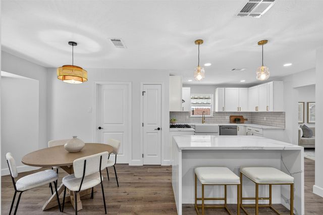 5447 Darnell Street, Houston, TX 77096